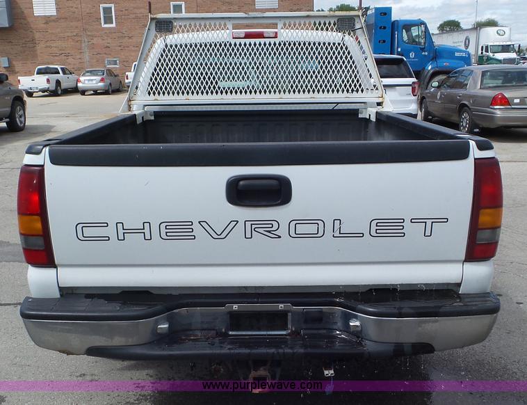 image for item L2092 2000 Chevrolet Silverado 1500 Ext. Cab pickup truck