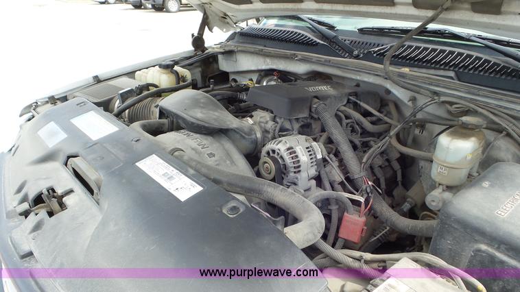 image for item L2092 2000 Chevrolet Silverado 1500 Ext. Cab pickup truck