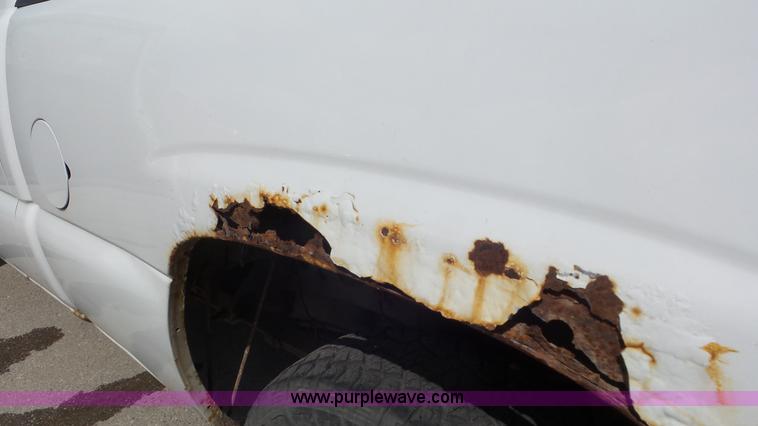 image for item L2092 2000 Chevrolet Silverado 1500 Ext. Cab pickup truck