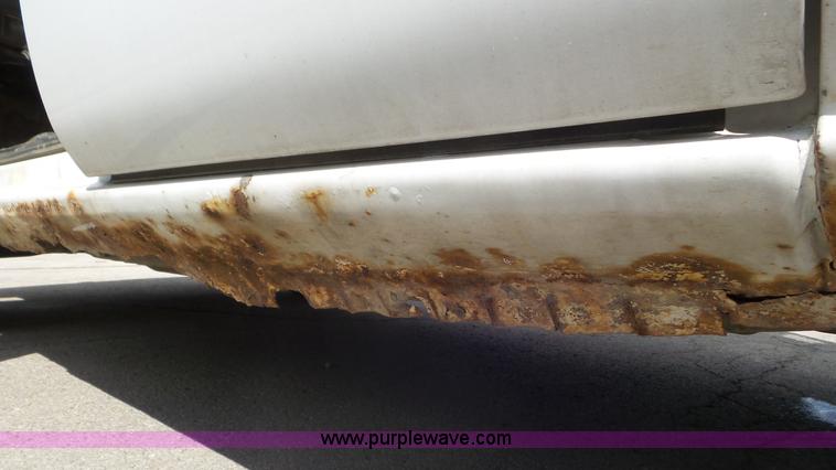 image for item L2092 2000 Chevrolet Silverado 1500 Ext. Cab pickup truck