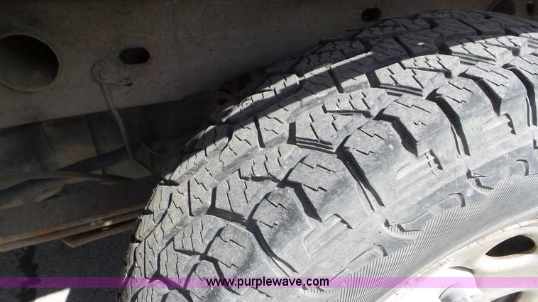 image for item L2092 2000 Chevrolet Silverado 1500 Ext. Cab pickup truck