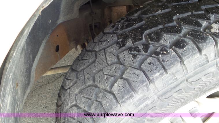 image for item L2092 2000 Chevrolet Silverado 1500 Ext. Cab pickup truck