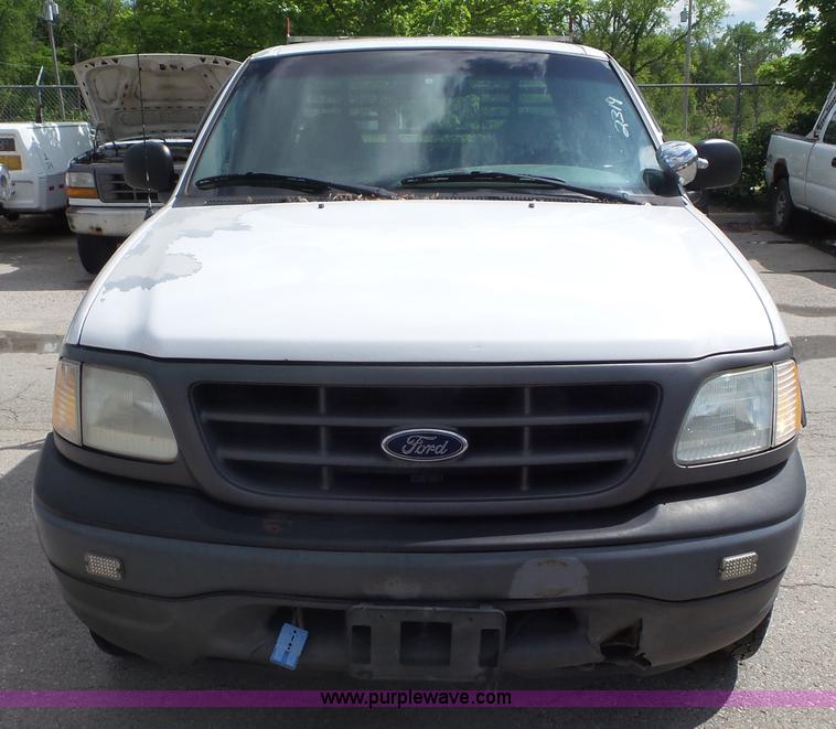 image for item L2093 1999 Ford F150 SuperCab pickup truck