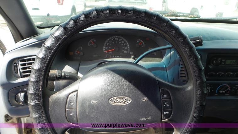 image for item L2093 1999 Ford F150 SuperCab pickup truck