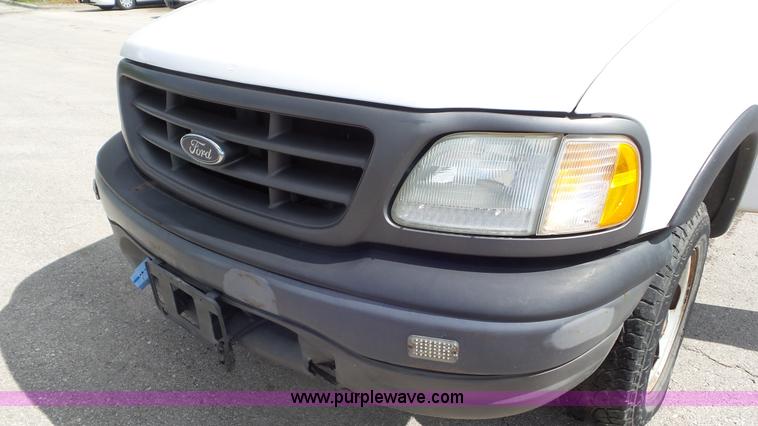 image for item L2093 1999 Ford F150 SuperCab pickup truck
