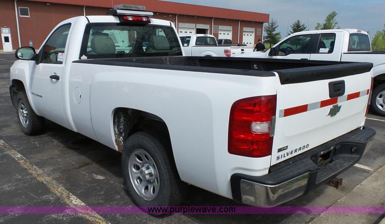 image for item L2131 2008 Chevrolet Silverado 1500 pickup truck