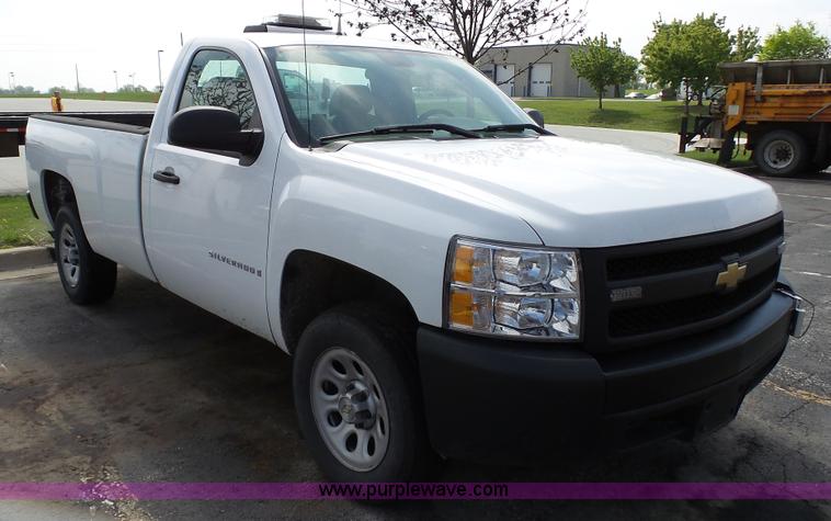 image for item L2131 2008 Chevrolet Silverado 1500 pickup truck