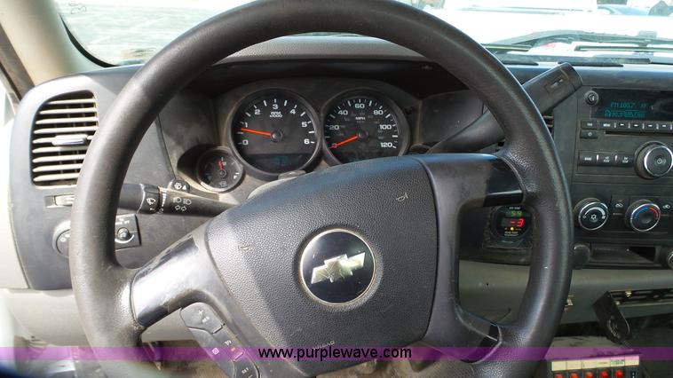 image for item L2131 2008 Chevrolet Silverado 1500 pickup truck