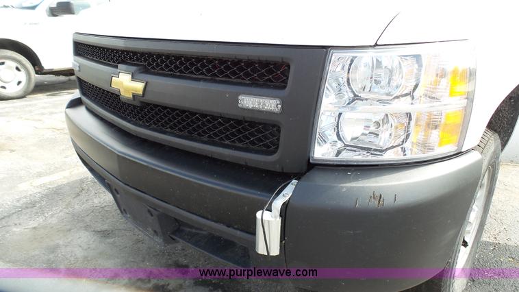 image for item L2131 2008 Chevrolet Silverado 1500 pickup truck