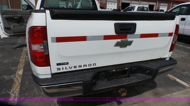 image for item L2131 2008 Chevrolet Silverado 1500 pickup truck