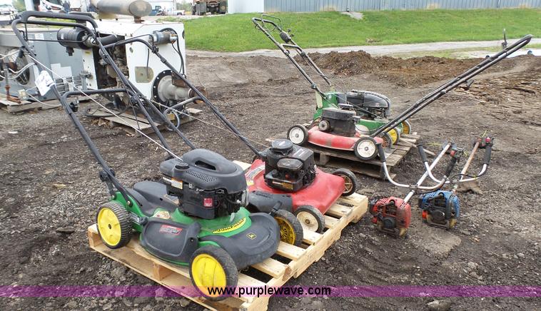 image for item L2137 Lawn and garden equipment