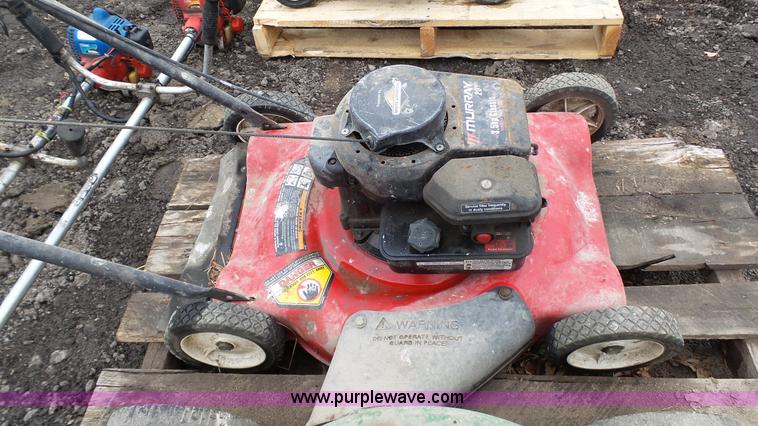 image for item L2137 Lawn and garden equipment