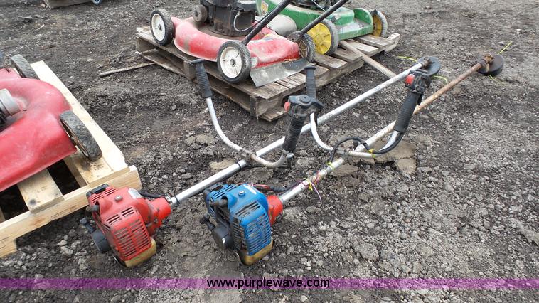 image for item L2137 Lawn and garden equipment