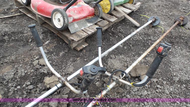 image for item L2137 Lawn and garden equipment