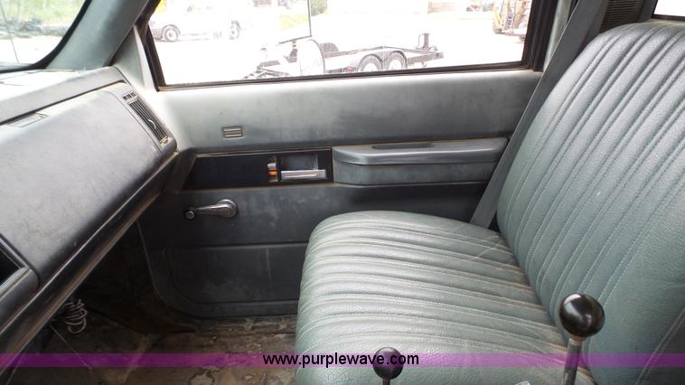 image for item L2139 1993 Chevrolet Kodiak dump truck