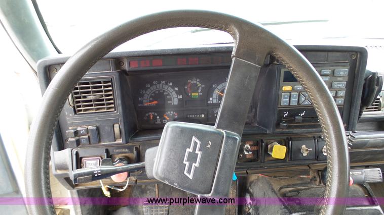 image for item L2139 1993 Chevrolet Kodiak dump truck