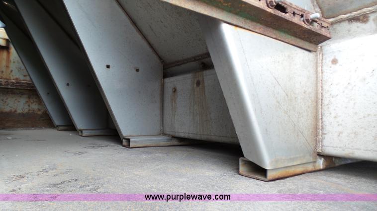 image for item L2139 1993 Chevrolet Kodiak dump truck