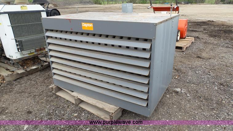 image for item L2141 Dayton 4LX67 heater