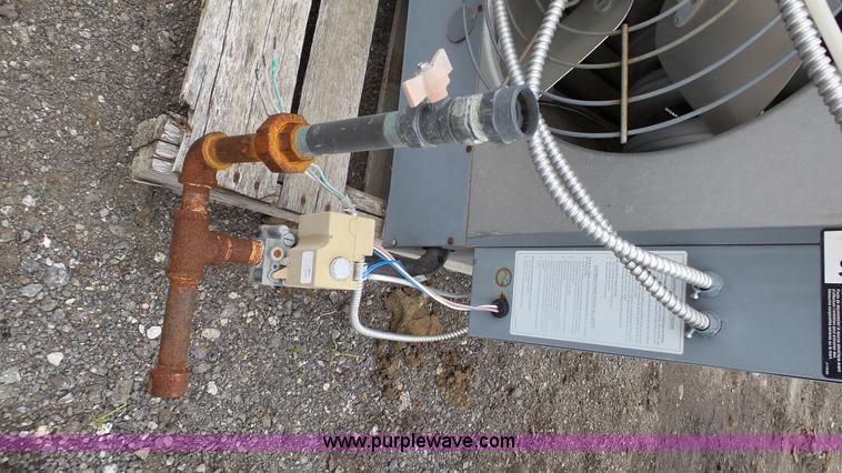 image for item L2141 Dayton 4LX67 heater