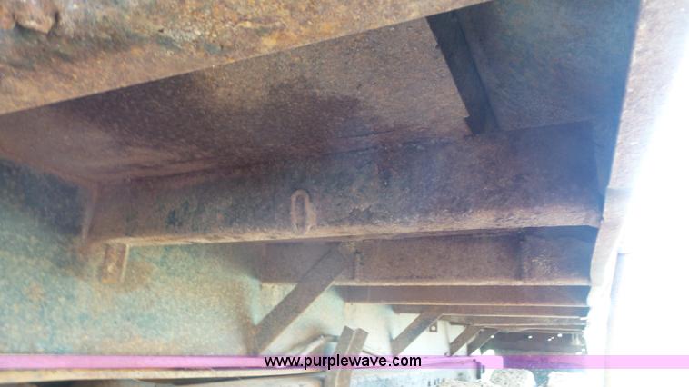 image for item L2156 1989 Ford F900 dump truck