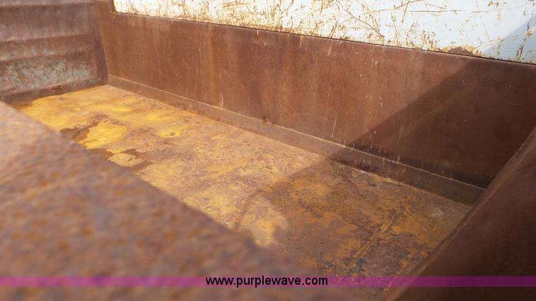 image for item L2156 1989 Ford F900 dump truck