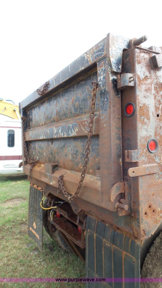 image for item L2156 1989 Ford F900 dump truck