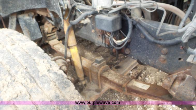 image for item L2156 1989 Ford F900 dump truck