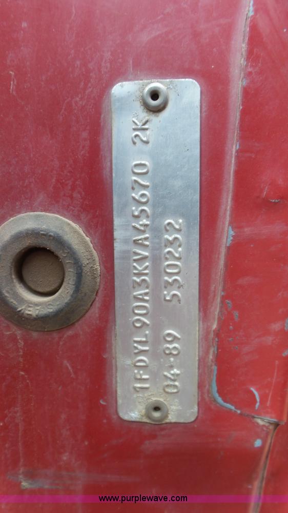 image for item L2156 1989 Ford F900 dump truck