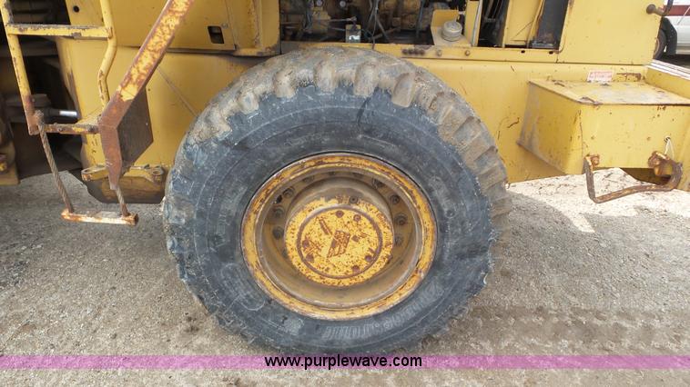 image for item L2158 1987 Fiat-Allis FR11 wheel loader