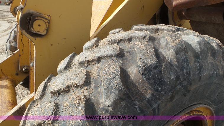 image for item L2158 1987 Fiat-Allis FR11 wheel loader