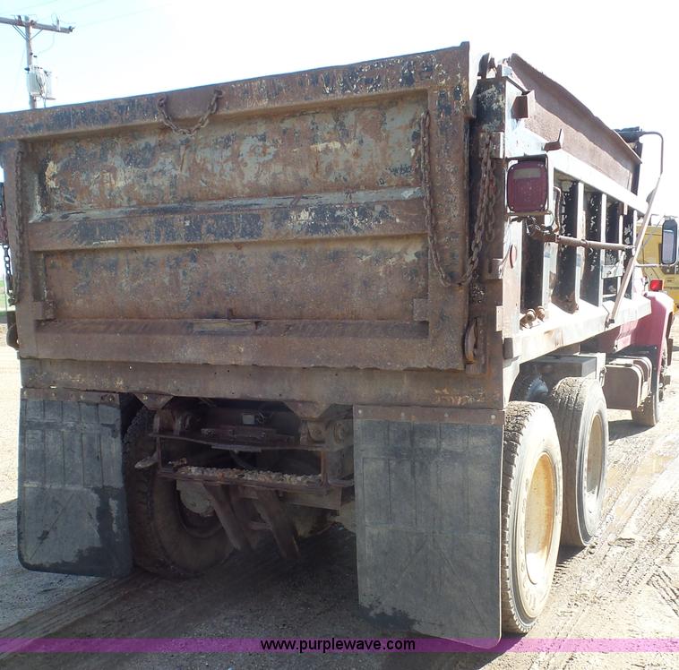 image for item L2160 1990 Ford F900 dump truck