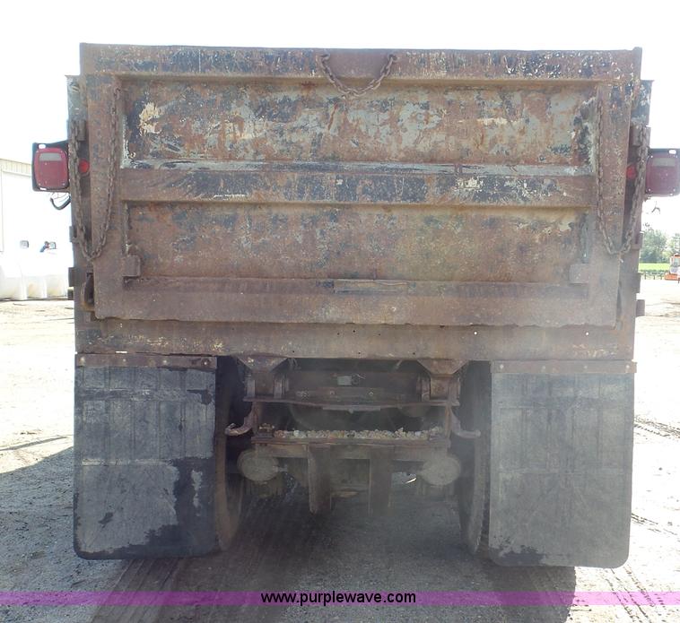 image for item L2160 1990 Ford F900 dump truck