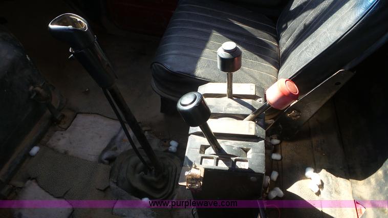 image for item L2160 1990 Ford F900 dump truck