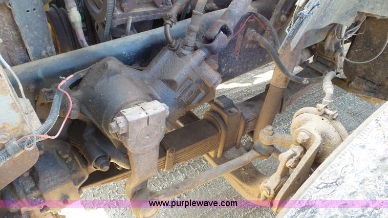 image for item L2160 1990 Ford F900 dump truck