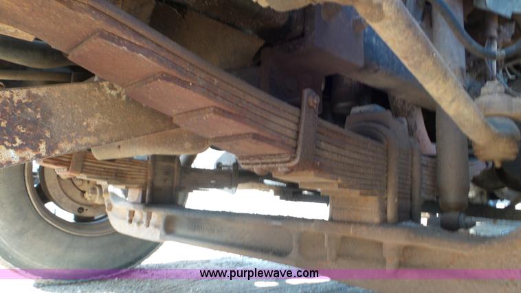 image for item L2160 1990 Ford F900 dump truck