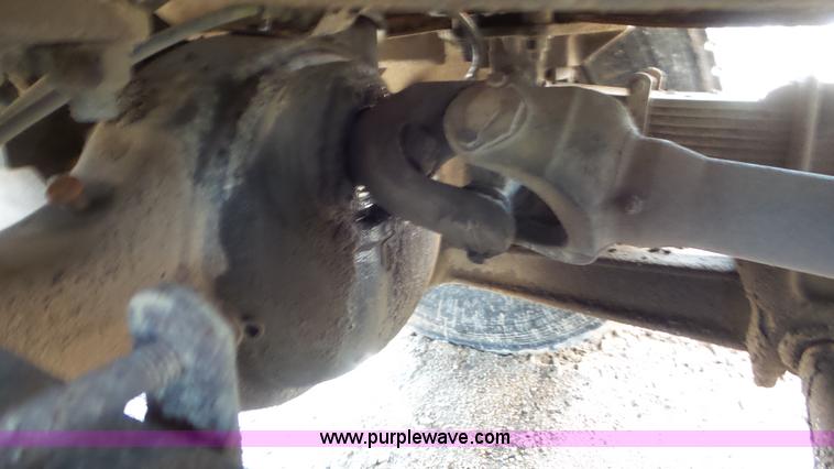 image for item L2160 1990 Ford F900 dump truck