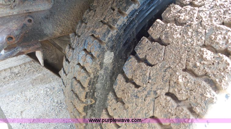 image for item L2160 1990 Ford F900 dump truck