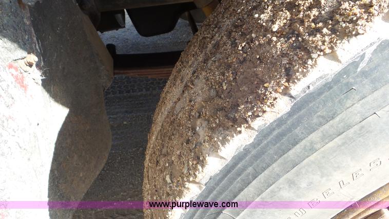 image for item L2160 1990 Ford F900 dump truck