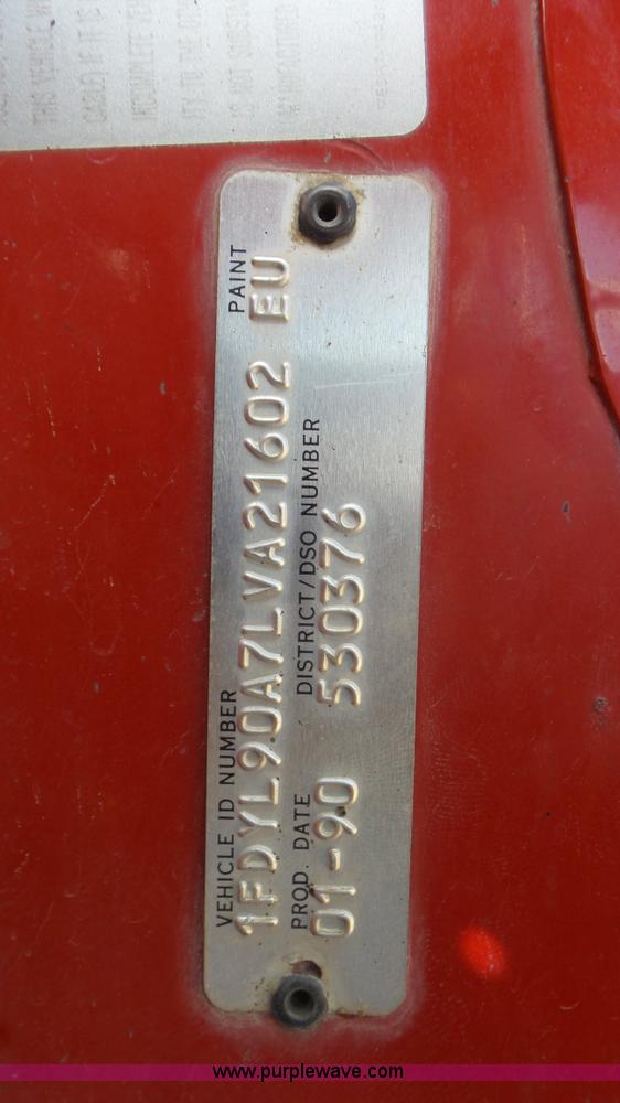 image for item L2160 1990 Ford F900 dump truck