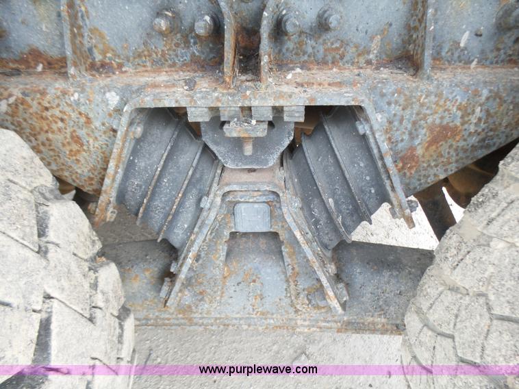 image for item L5464 2006 International 7400 dump truck