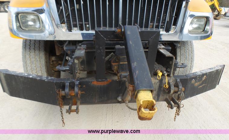 image for item L5464 2006 International 7400 dump truck