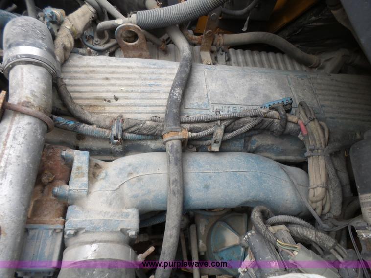 image for item L5464 2006 International 7400 dump truck