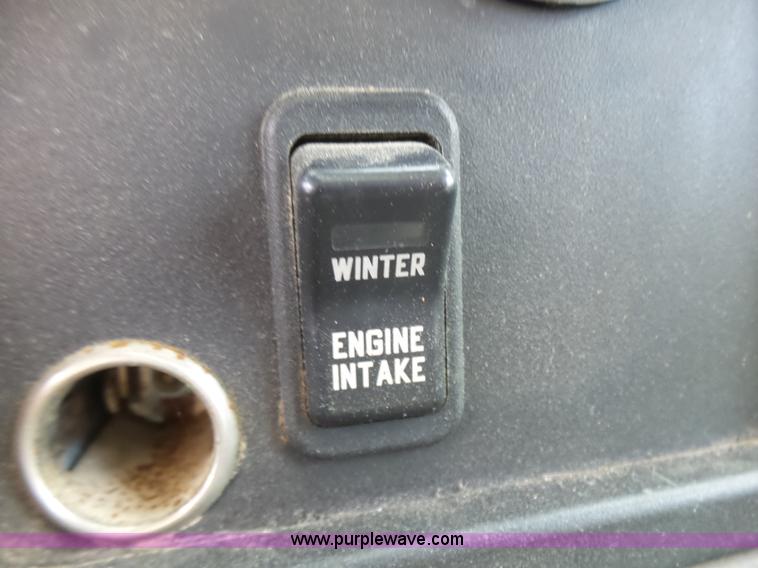 image for item L5464 2006 International 7400 dump truck