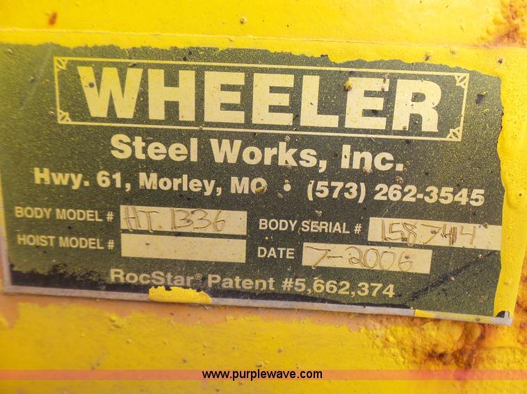 image for item L5464 2006 International 7400 dump truck