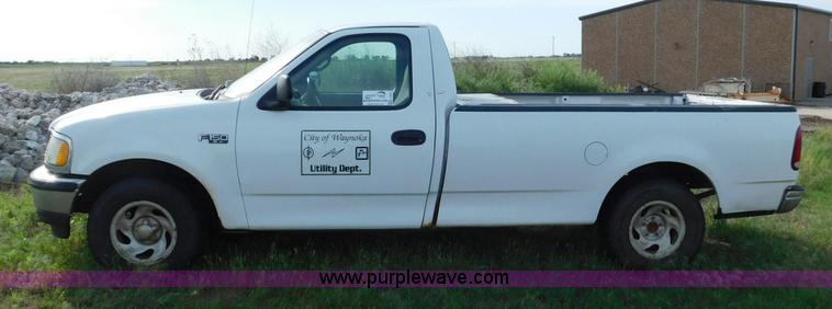 image for item L5833 1997 Ford F150 pickup truck