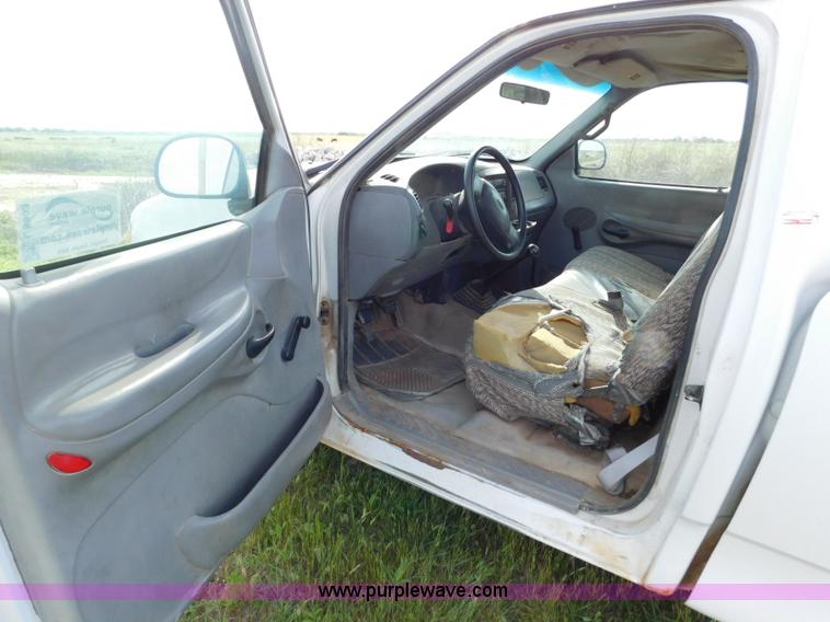 image for item L5833 1997 Ford F150 pickup truck