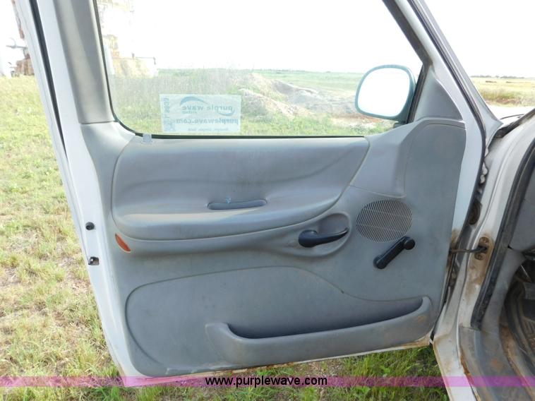 image for item L5833 1997 Ford F150 pickup truck