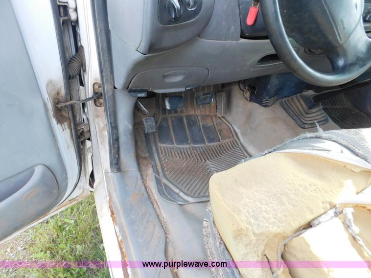 image for item L5833 1997 Ford F150 pickup truck