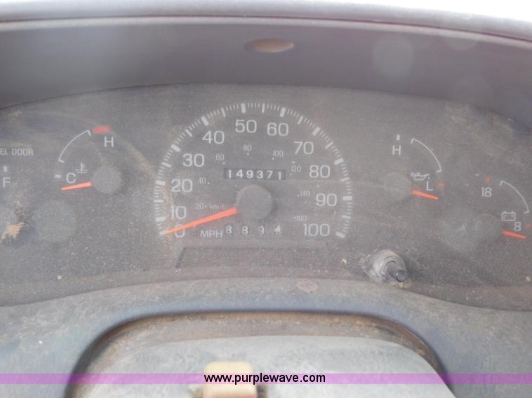 image for item L5833 1997 Ford F150 pickup truck