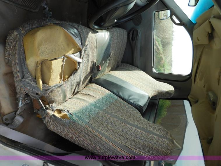 image for item L5833 1997 Ford F150 pickup truck